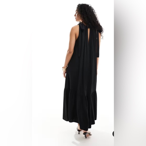 & Other Stories Tiered Hem Maxi Dress with Gathered Tie Neck and Keyhole Back - Picture 3 of 11